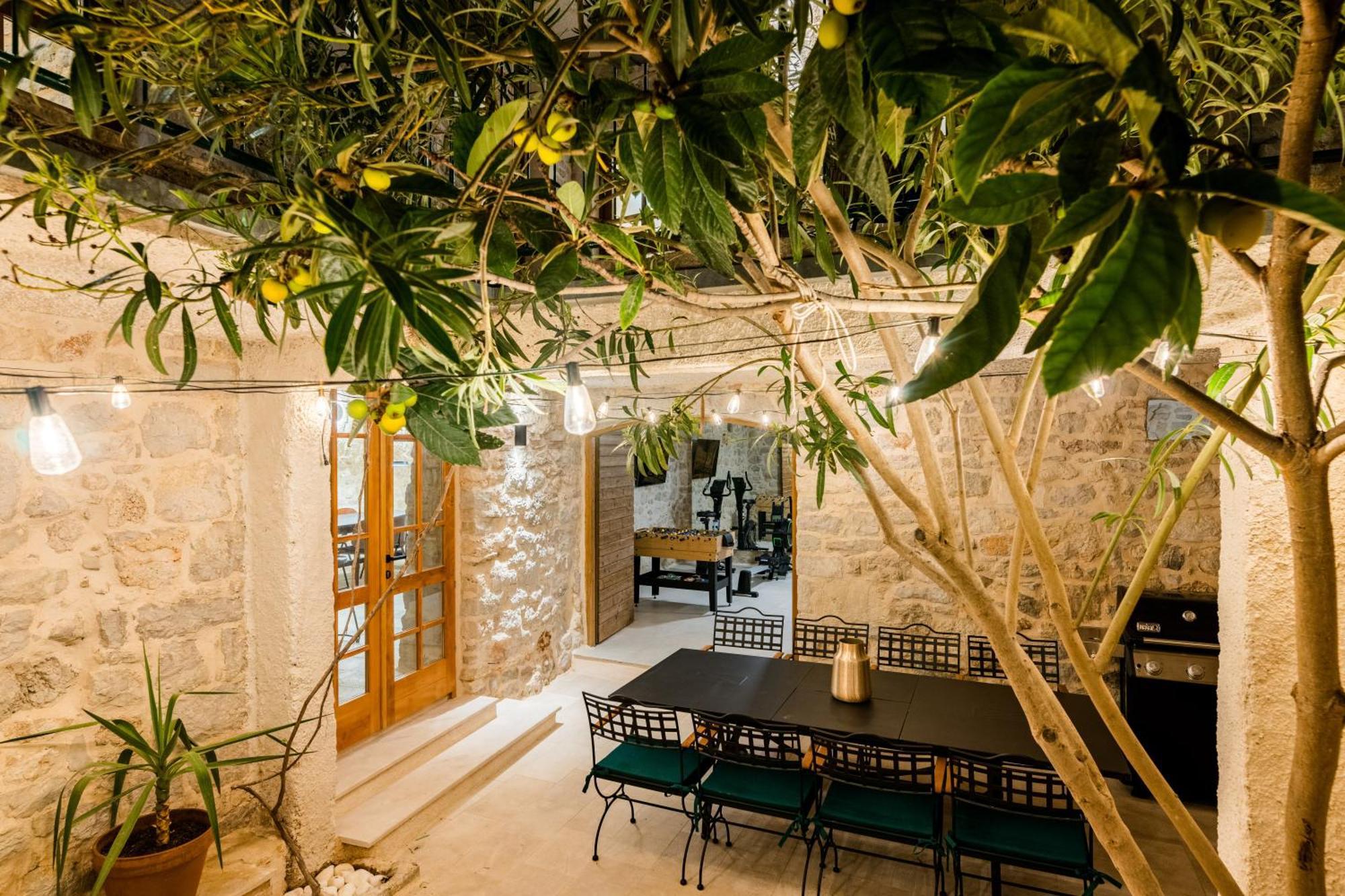 Dvor Pitve Villas 耶尔萨 外观 照片